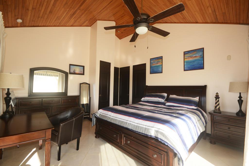 The Lighthouse Ocotal Villa Coco Rum bild